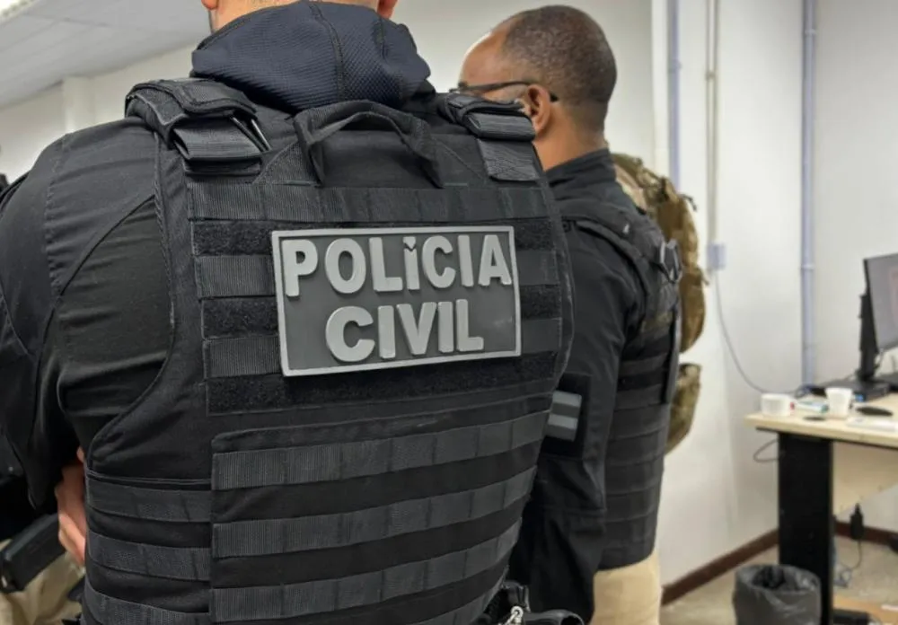 Homem é preso suspeito de estuprar neta e produzir pornografia infantil no LEM