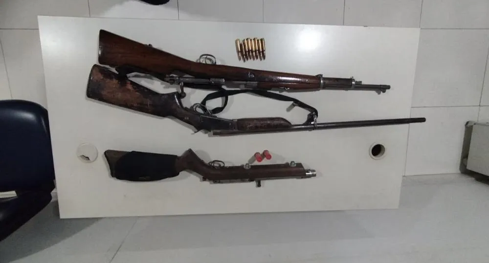 Rondesp apreende fuzil e espingardas após denúncia em Bom Jesus da Lapa