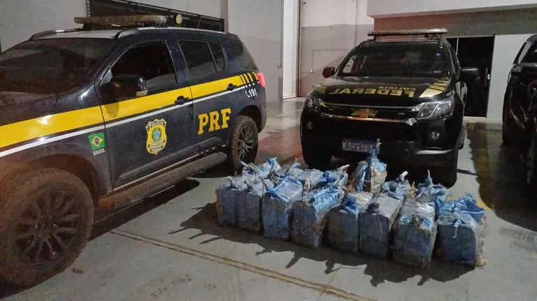 Operação apreende 410 kg de cocaína e prende três em São Desidério