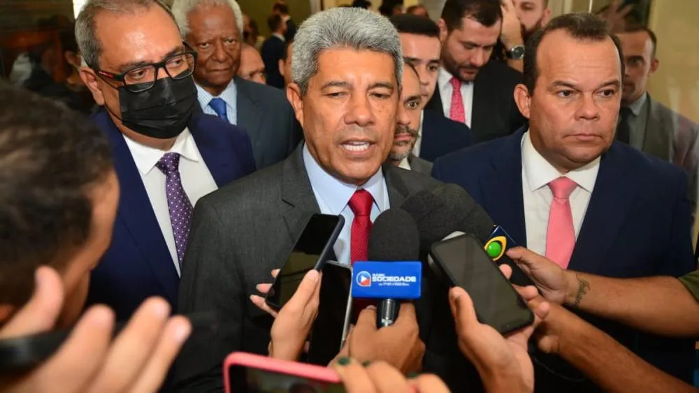 Prazo de desincompatibilização leva 11 governadores a deixarem cargos
